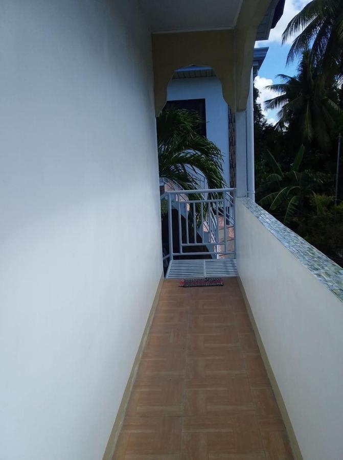 Rosita'S Cottages By The Road Moalboal Esterno foto
